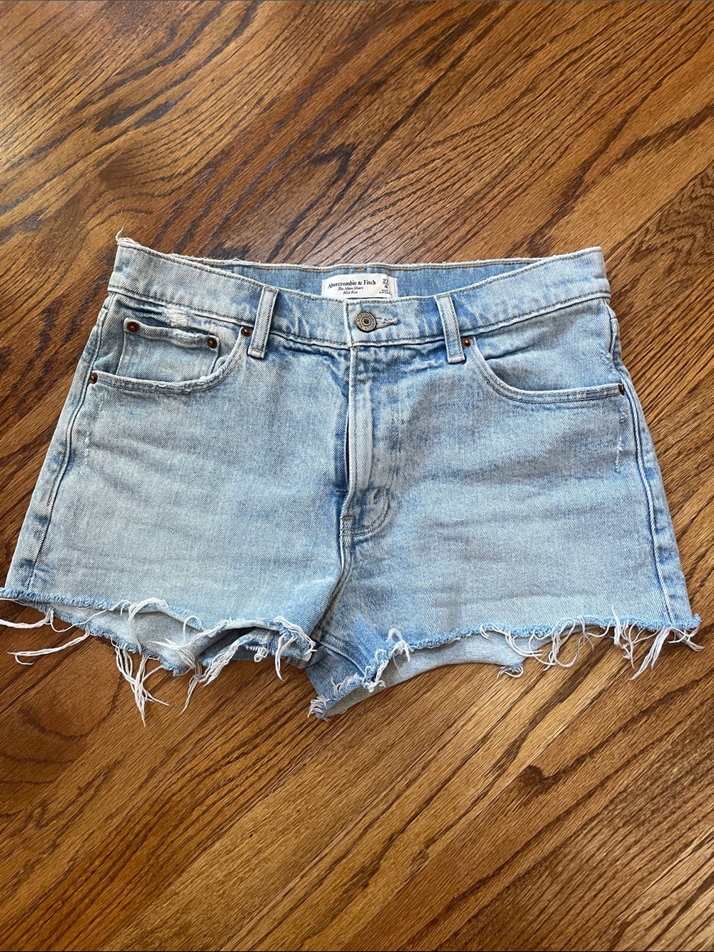 Abercrombie & Fitch Mid Rise Mom Denim Shorts size 4/27 EUC